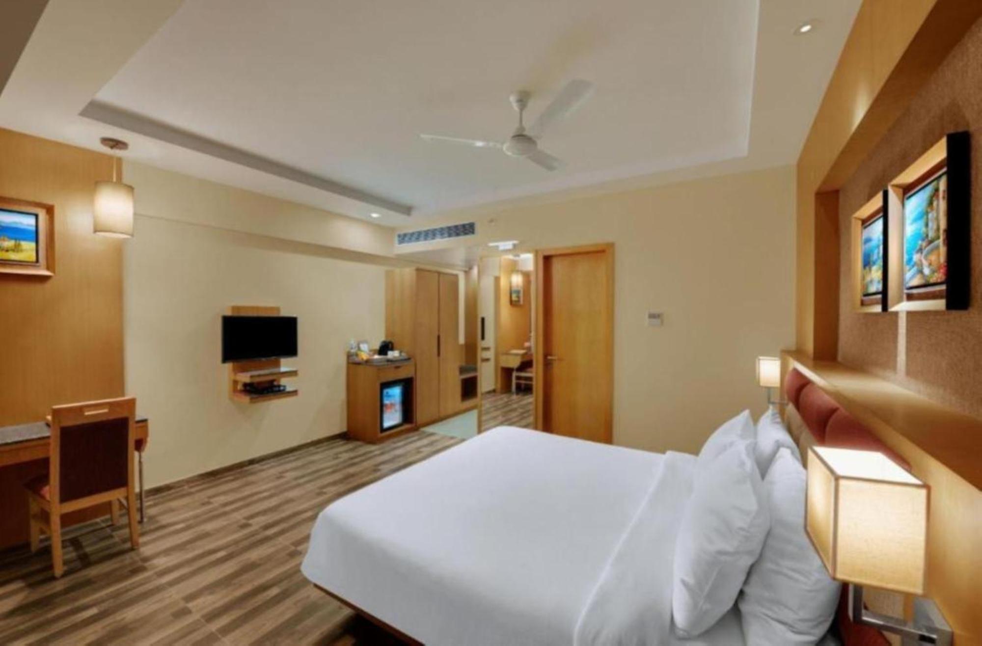 Hotel Seven Inn Near Delhi Airport Nova Deli Exterior foto
